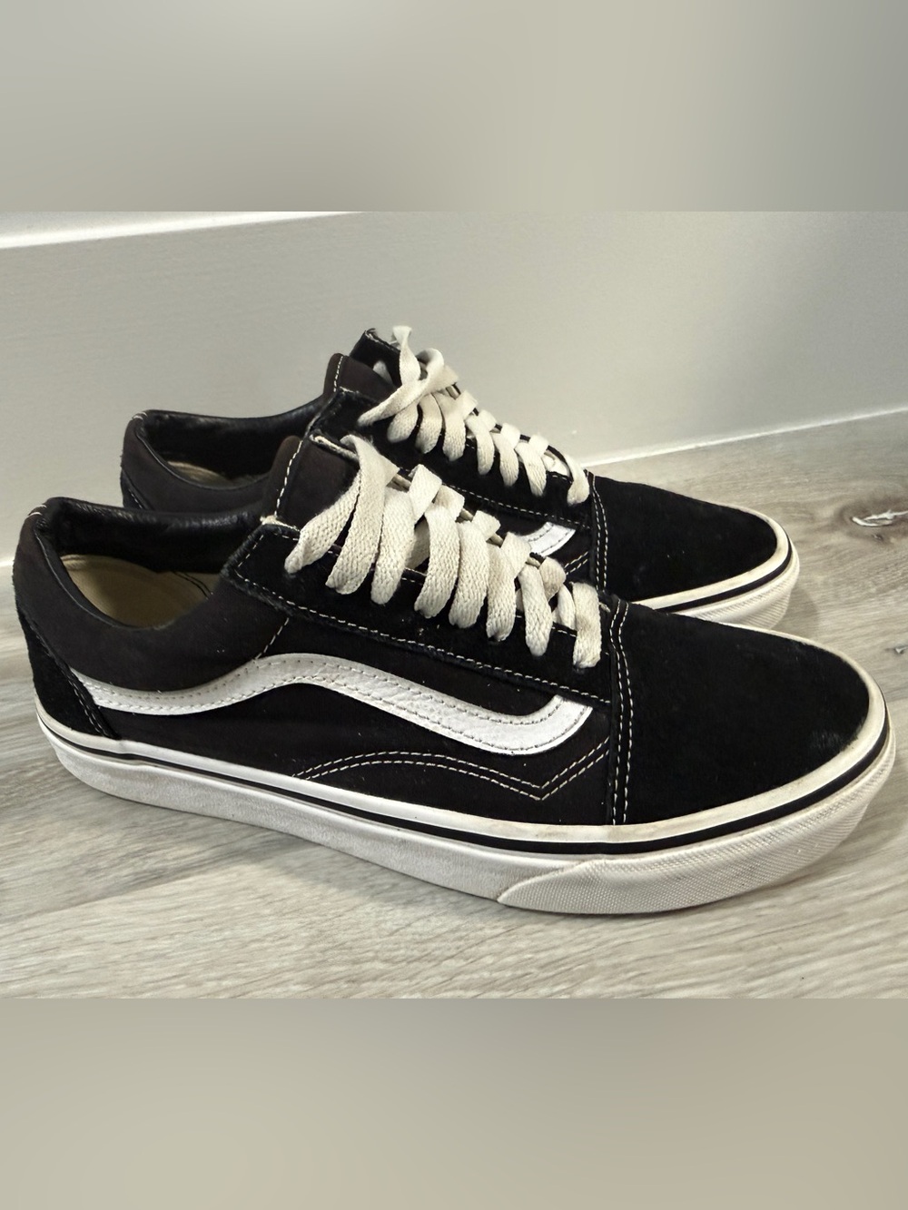 Vans Old Skool Black & White Skateboarding Shoes Classic Suede Men 7 Women 8.5